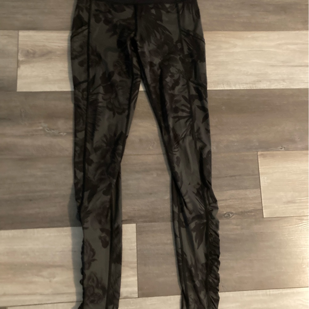 Lululemon compressed fit run tight
